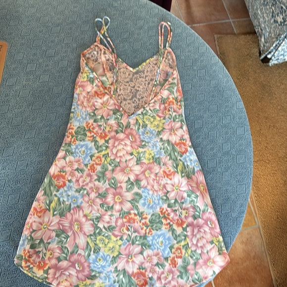 Floral Chemise & Robe - Picture 6 of 10